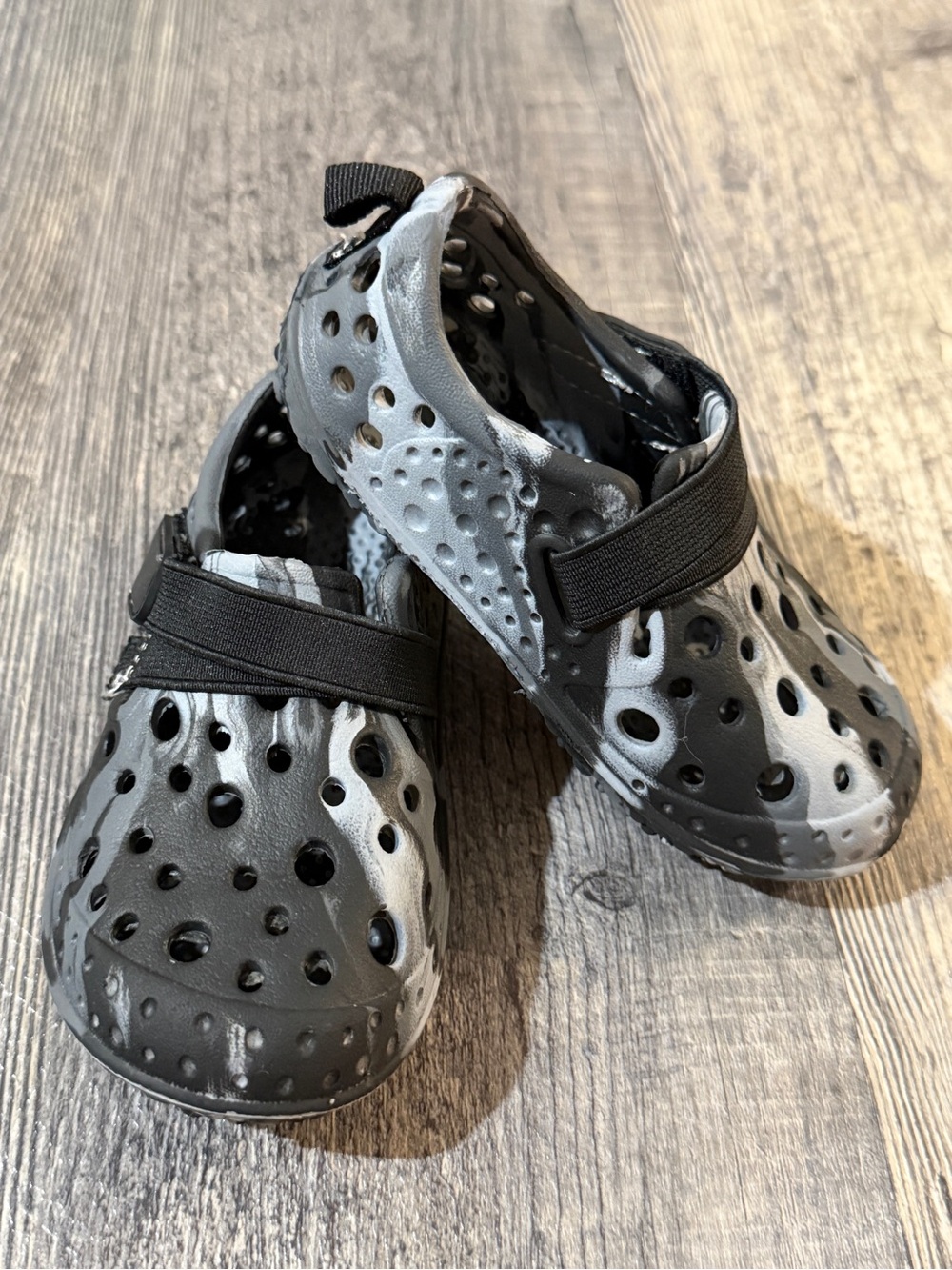 Western Chief Marbled Water Shoes Toddler Size 7/8 Gray Black Slip-On Beach Pool